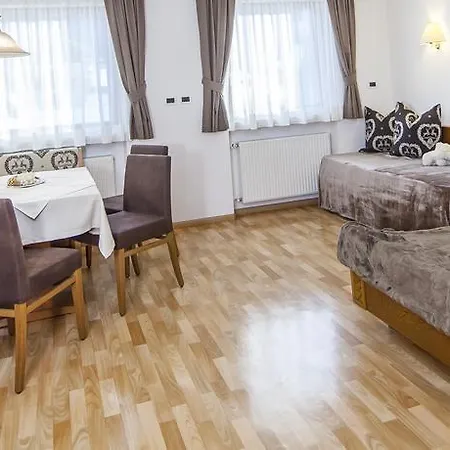 Garni La Majon Hotel 3*